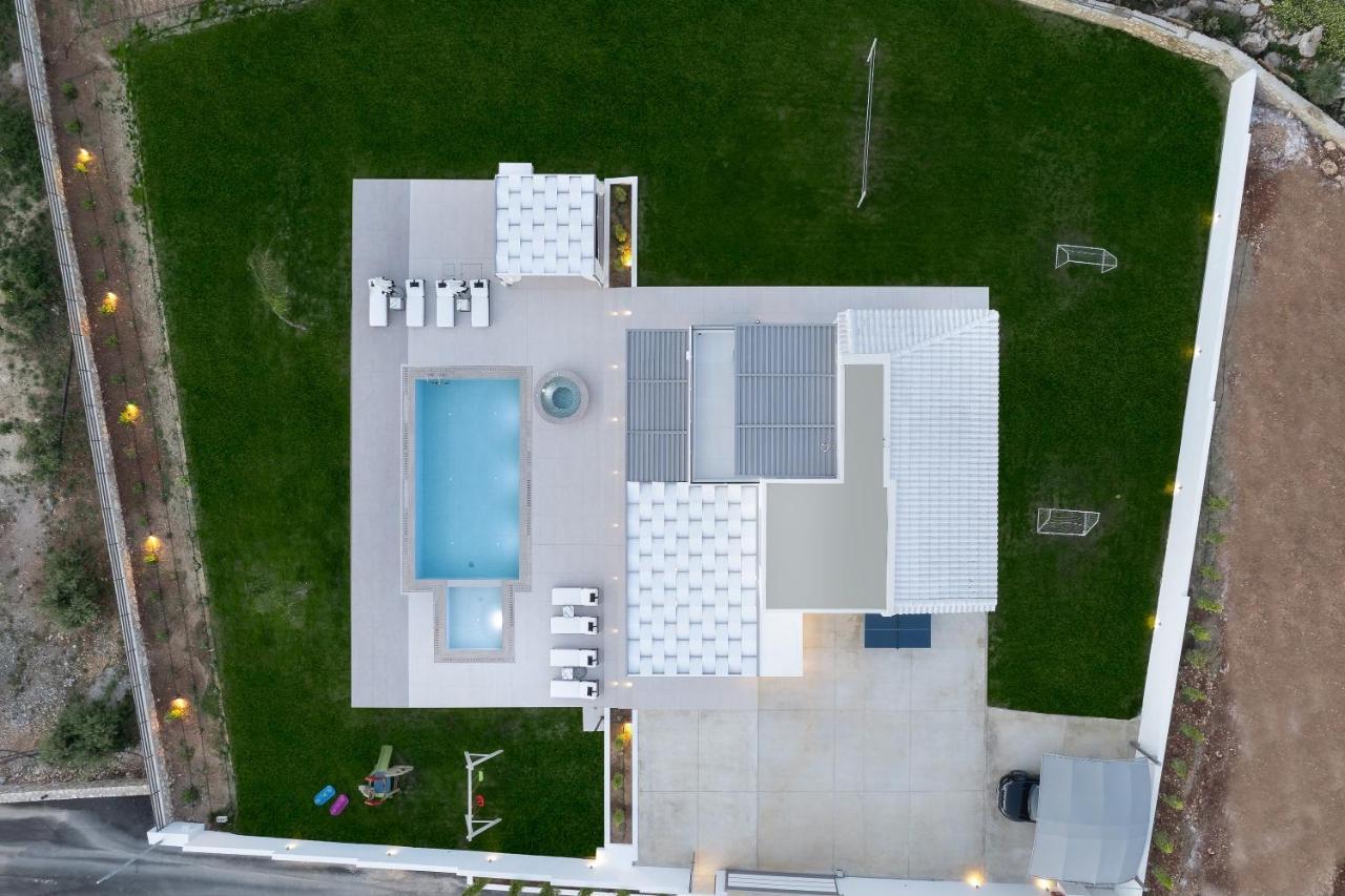 Alma Villa, 2000M2 Luxury Living, By Thinkvilla Angeliana  Экстерьер фото