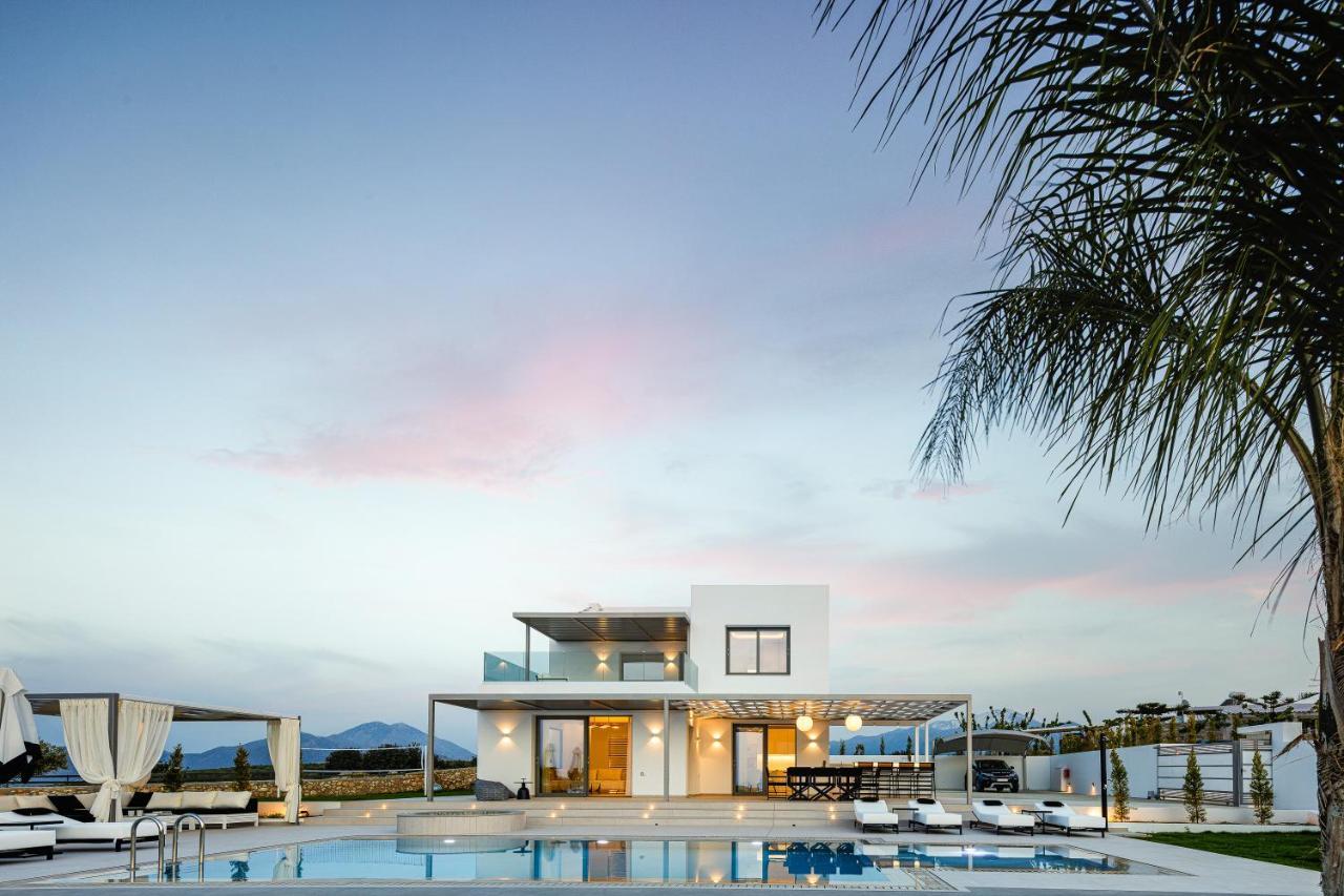Alma Villa, 2000M2 Luxury Living, By Thinkvilla Angeliana  Экстерьер фото