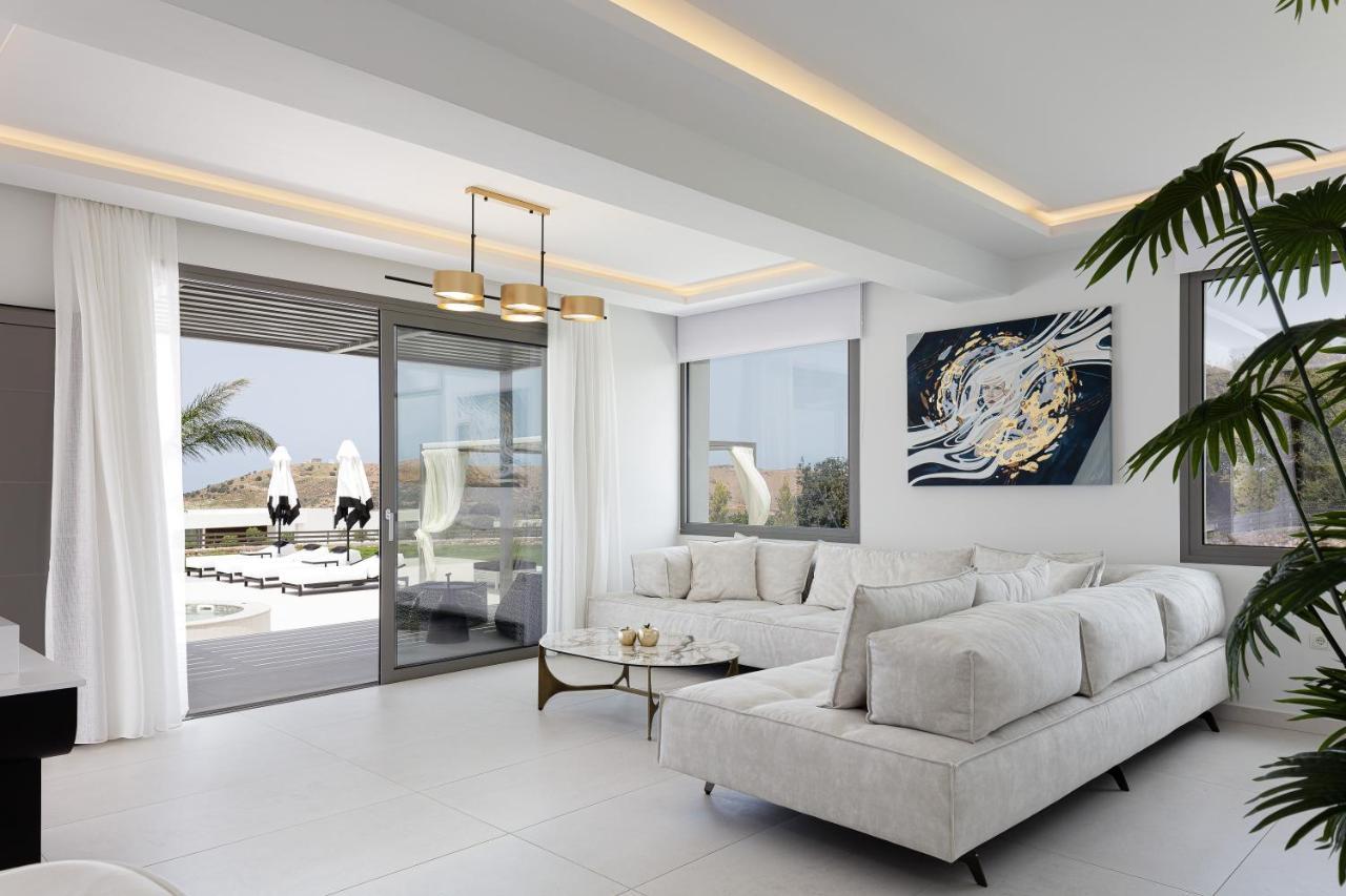 Alma Villa, 2000M2 Luxury Living, By Thinkvilla Angeliana  Экстерьер фото